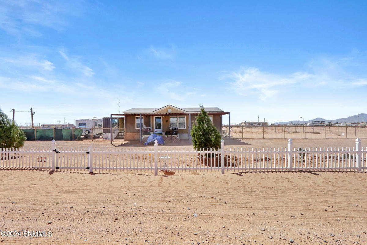 1029 SATURN DR, CHAPARRAL, NM 88081, photo 1 of 33