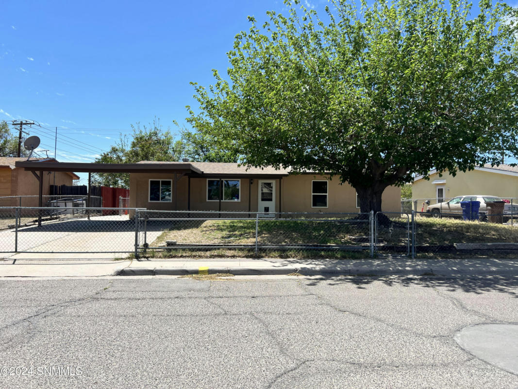 2102 LESTER AVE, LAS CRUCES, NM 88001, photo 1 of 28