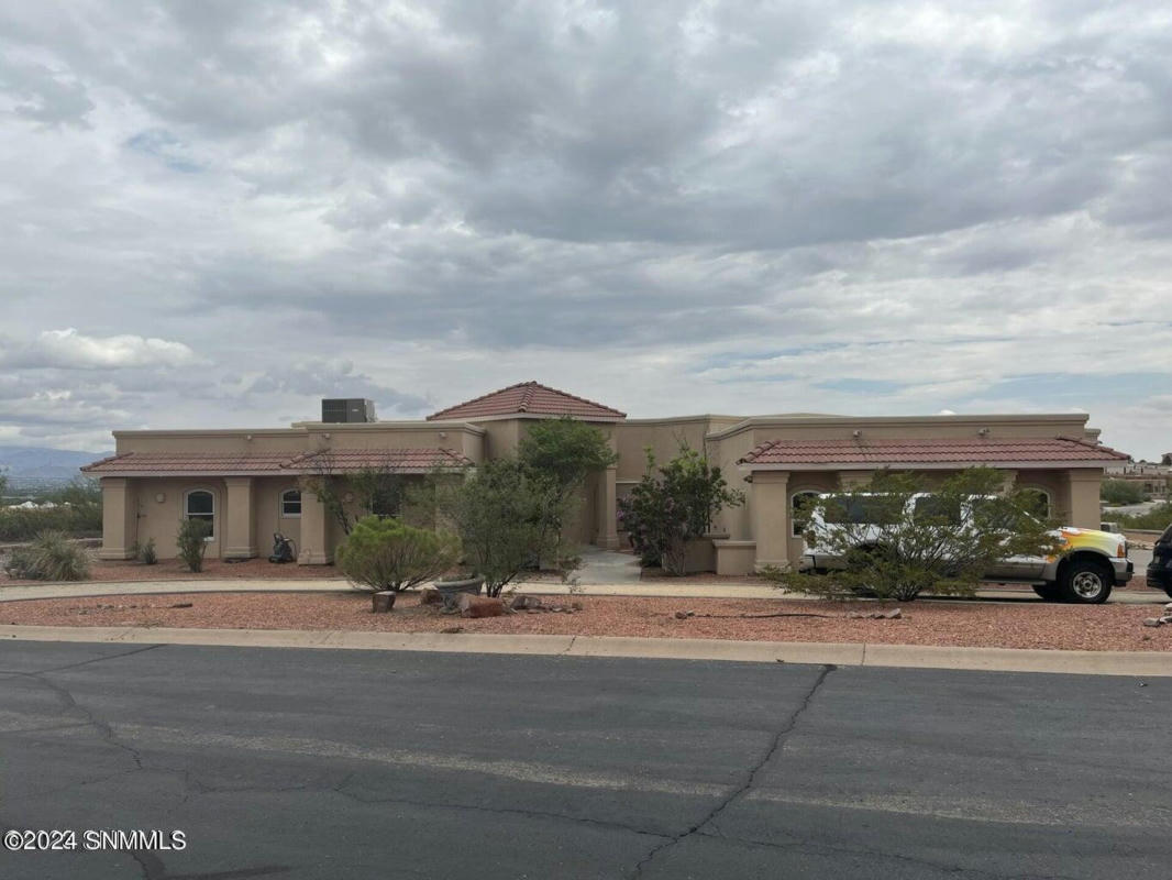 6715 BRIGHT VIEW RD, LAS CRUCES, NM 88007, photo 1 of 5