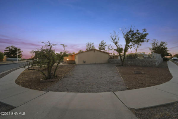 1887 DEFIANCE RD, LAS CRUCES, NM 88001, photo 4 of 46