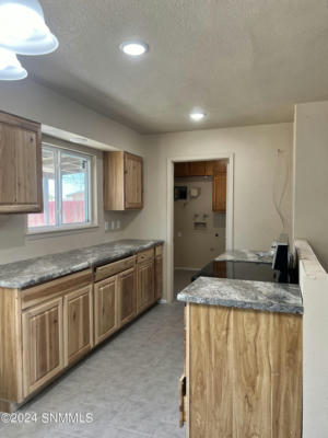 2102 LESTER AVE, LAS CRUCES, NM 88001, photo 5 of 28