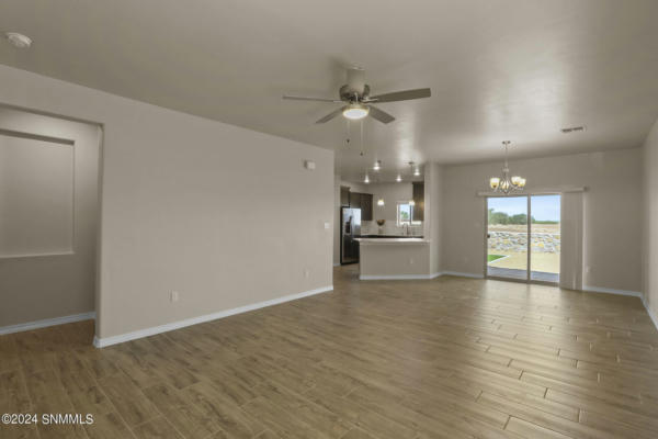 2942 ARAGON AVE, LAS CRUCES, NM 88007, photo 5 of 49