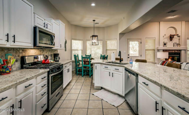 2020 SOUTHERN STAR LOOP, LAS CRUCES, NM 88011, photo 5 of 25