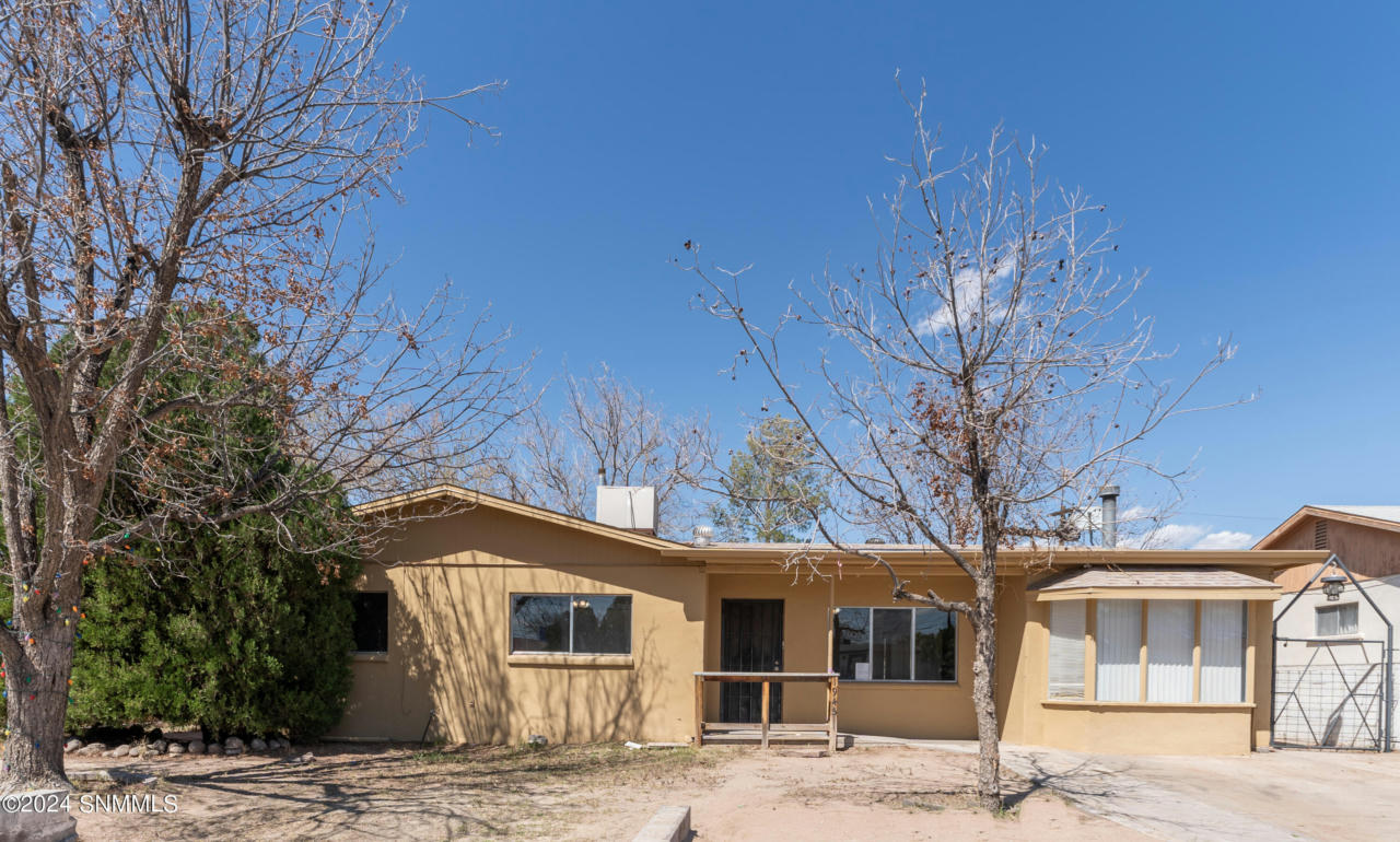 1945 ANDERSON DR, LAS CRUCES, NM 88001, photo 1 of 23